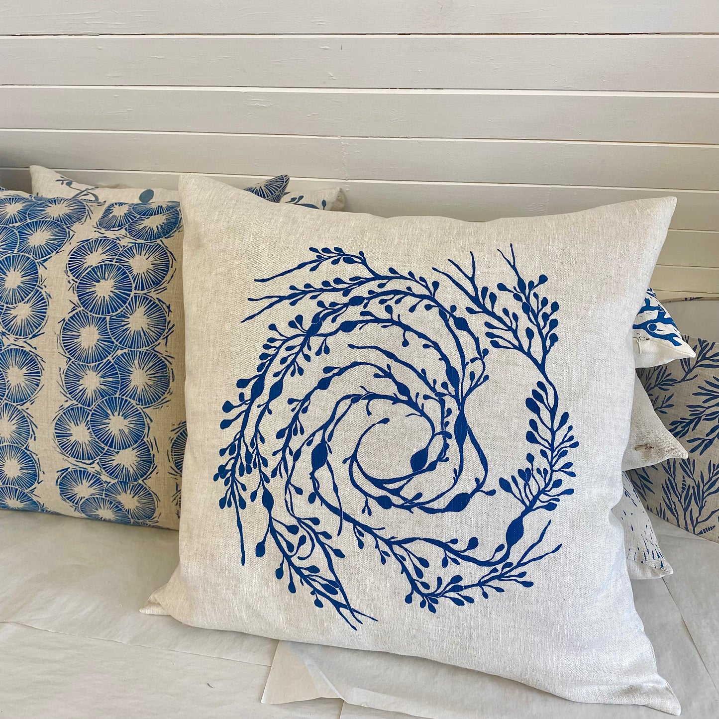 Knotted Wrack Swirl Cushion